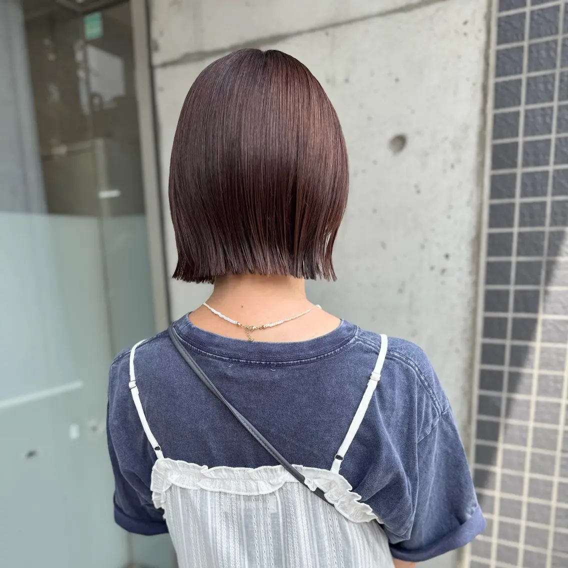 ミディアム ボブ カット ヘアカラー トリートメント 会田有紀 /切りっぱなしボブのヘアスタイル
