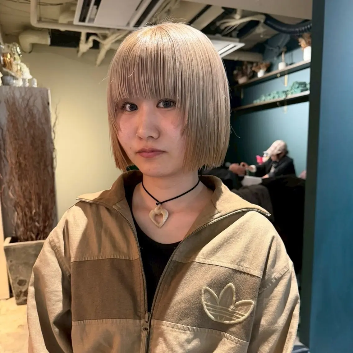 ミディアム カラー ヘアカラー カットモデル🎀 ハイトーン/YUIのヘアスタイル