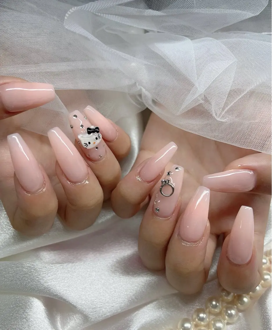 オフ🈶【フォーム長さ出し】アクリル💅🏻2本アート⭕️ サイズS/M込 L〜MAX¥1500の写真