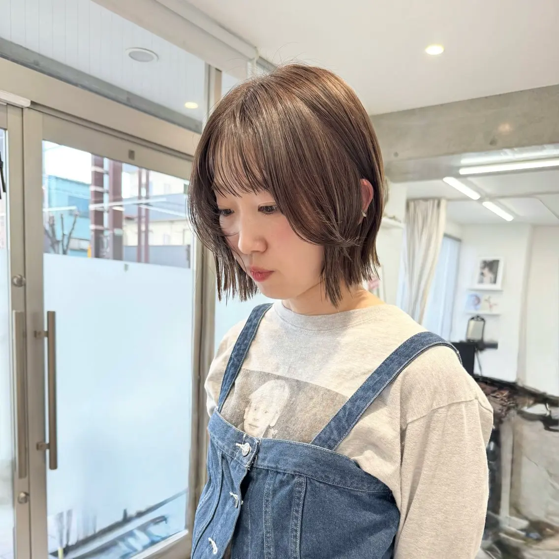 ミディアム 切りっぱなしボブ ボブ カット ヘアカラー トリートメント 会田有紀 /切りっぱなしボブのヘアスタイル