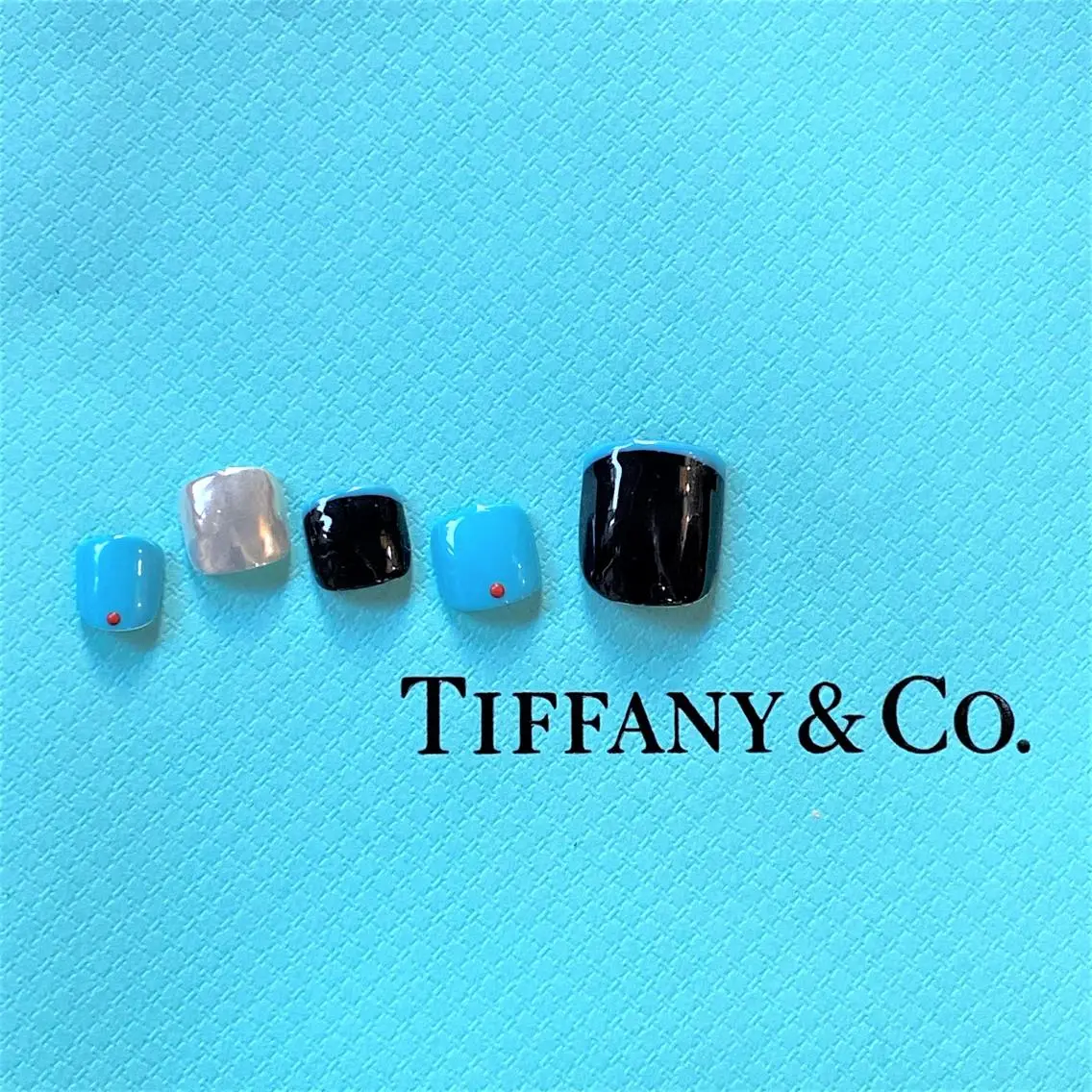ネイル フレンチネイル フットネイル Alohana Minaのネイルデザイン