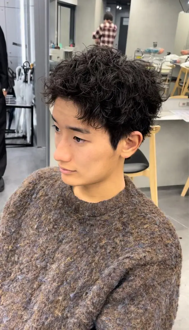 ショート パーマカラー支持⭕️ 春山凜乃介のヘアスタイル
