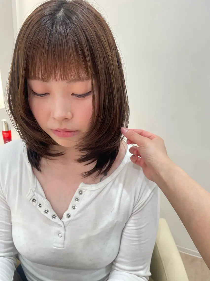 ミディアム 顔まわりレイヤー 顔周りカット レイヤーカット カット ANCHORウェリナ NOZOMIのヘアスタイル