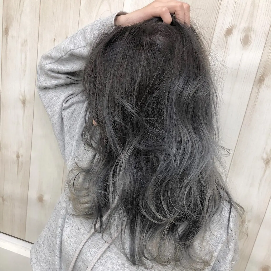 セミロング カラー バレイヤージュ ラベンダーカラー シルバー レイヤーカット ヘアカラー PSY(サイ)池袋 金田尚久🎨のヘアスタイル