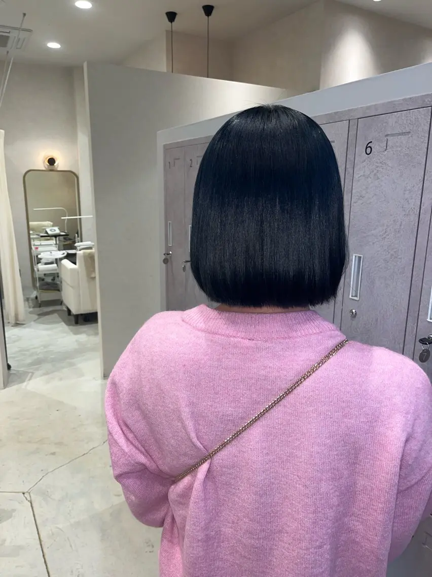 カラー 黒髪 ブルーカラー ブルーブラック ヘアカラー 福島 果音のヘアスタイル
