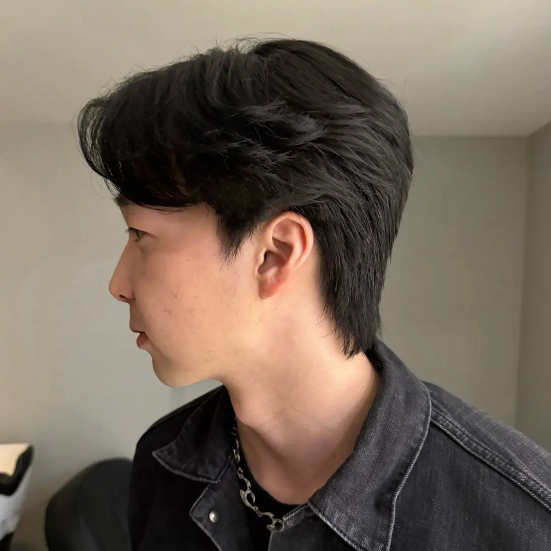 メンズ センターパート ダウンパーマ フェザーパーマ メンズ韓国風 マッシュ カット センターパート特化/ メンズカット/ヒロキのヘアスタイル