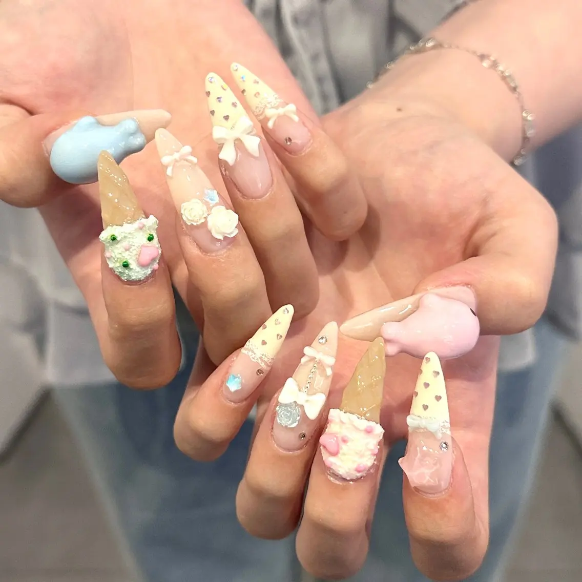 ネイル ハンドネイル AIKO🐈‍⬛⭐︎ 大阪/y2k/個性派のネイルデザイン