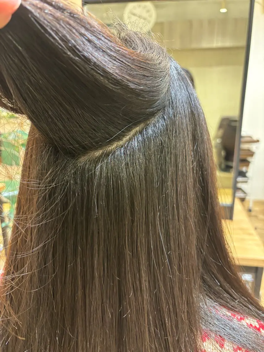 ロング 縮毛矯正 艶カラー🫧 推しカラー🧸楽歌のヘアスタイル