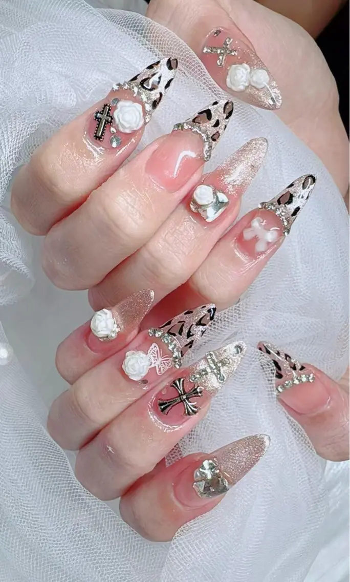 ネイル ハンドネイル ハンドケア The Nail & Eye Lashの眉毛・アイブロウイメージ