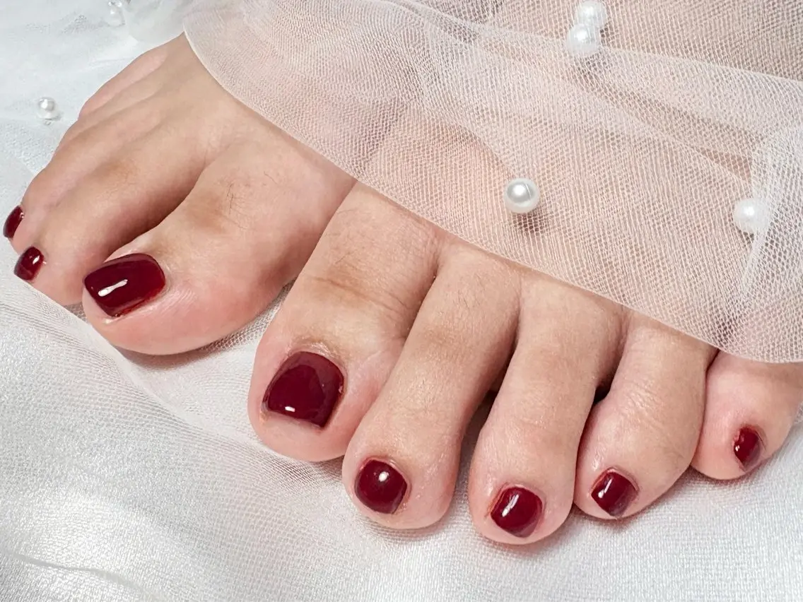 ネイル フットネイル ジェルネイル キラキラネイル ラメ(グリッター) マグネットネイル フットネイル ♡Bivi♡自爪に 優しいネイルサロンのネイルデザイン
