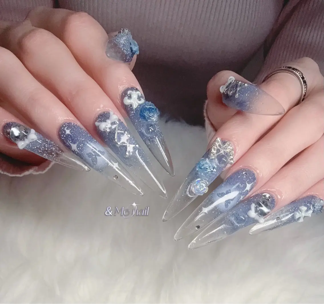 ネイル ハンドネイル &ME ネイルサロンのネイルデザイン