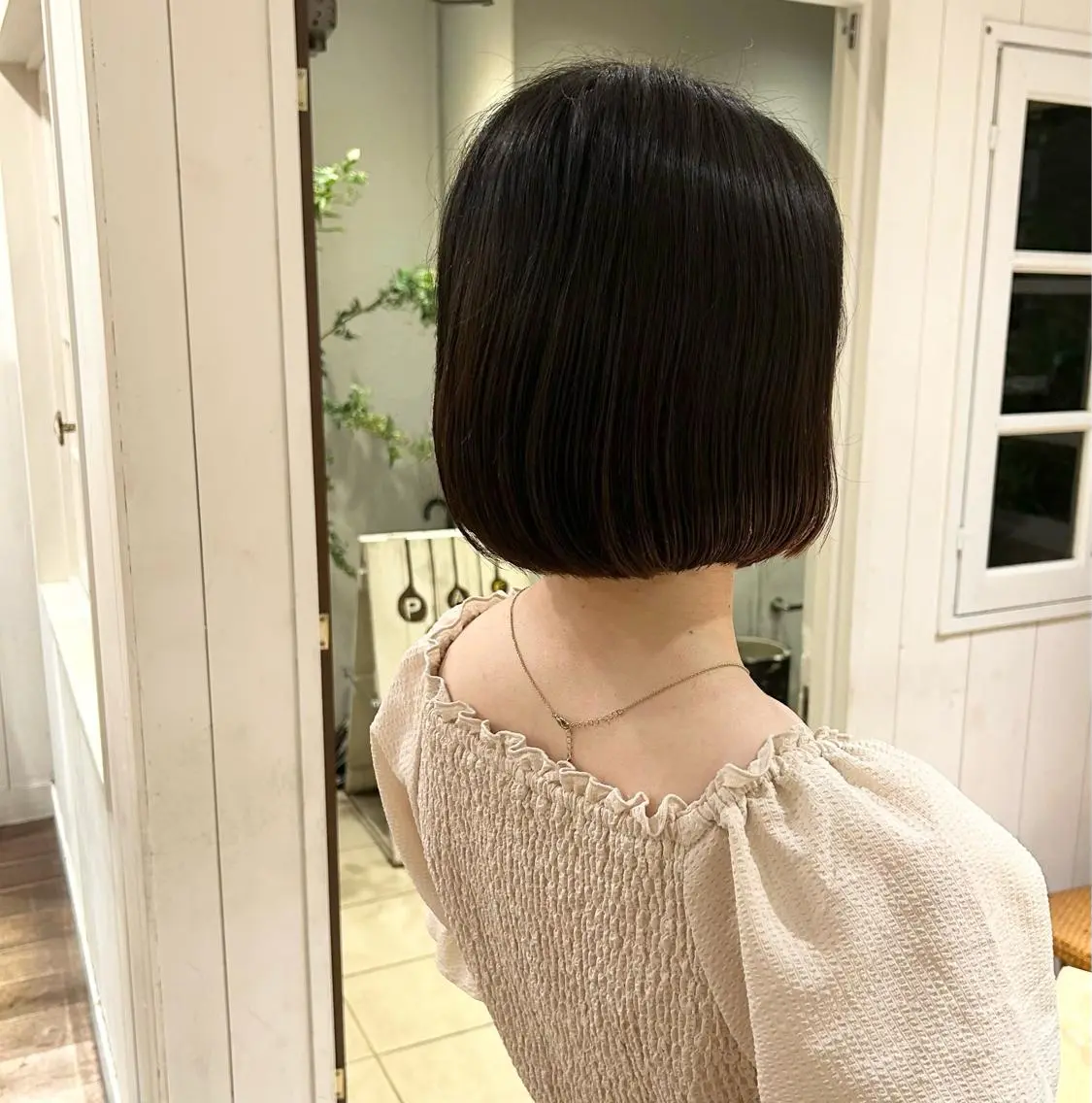 ショート ボブ ショートヘア カット yusa🌿‬レイヤ ー/赤みなしカラーのヘアスタイル