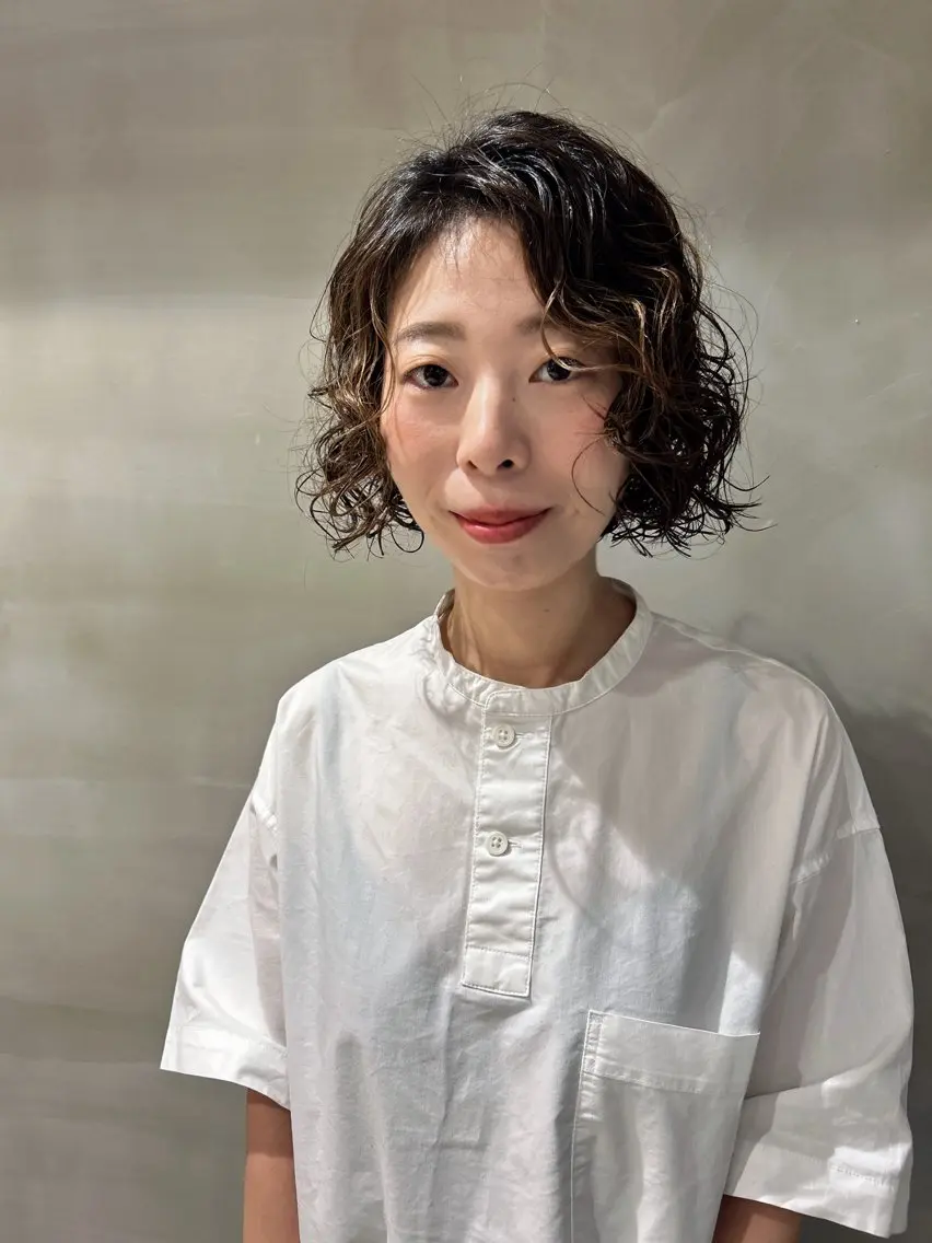 ショート パーマ ボブ パーマ shiho/レイヤー /透明感カラーのヘアスタイル