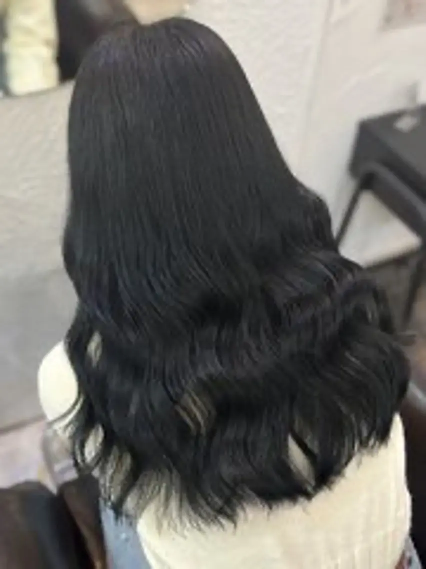 ロング カラー 黒髪 ブリーチ ブリーチなしカラー ヘアカラー トリートメント 💜eluあやね💜 🫧カラー・縮毛矯正のヘアスタイル