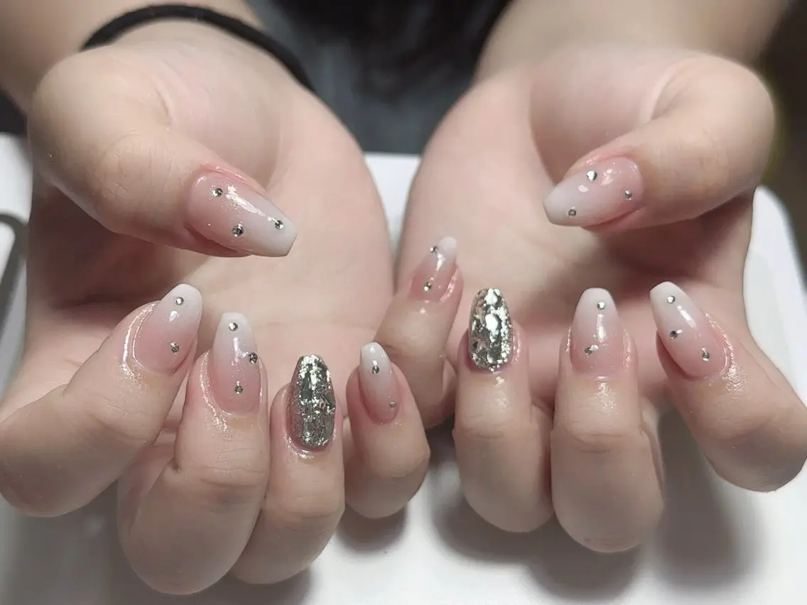 ネイル ハンドネイル NAIL CIRCLESのネイルデザイン