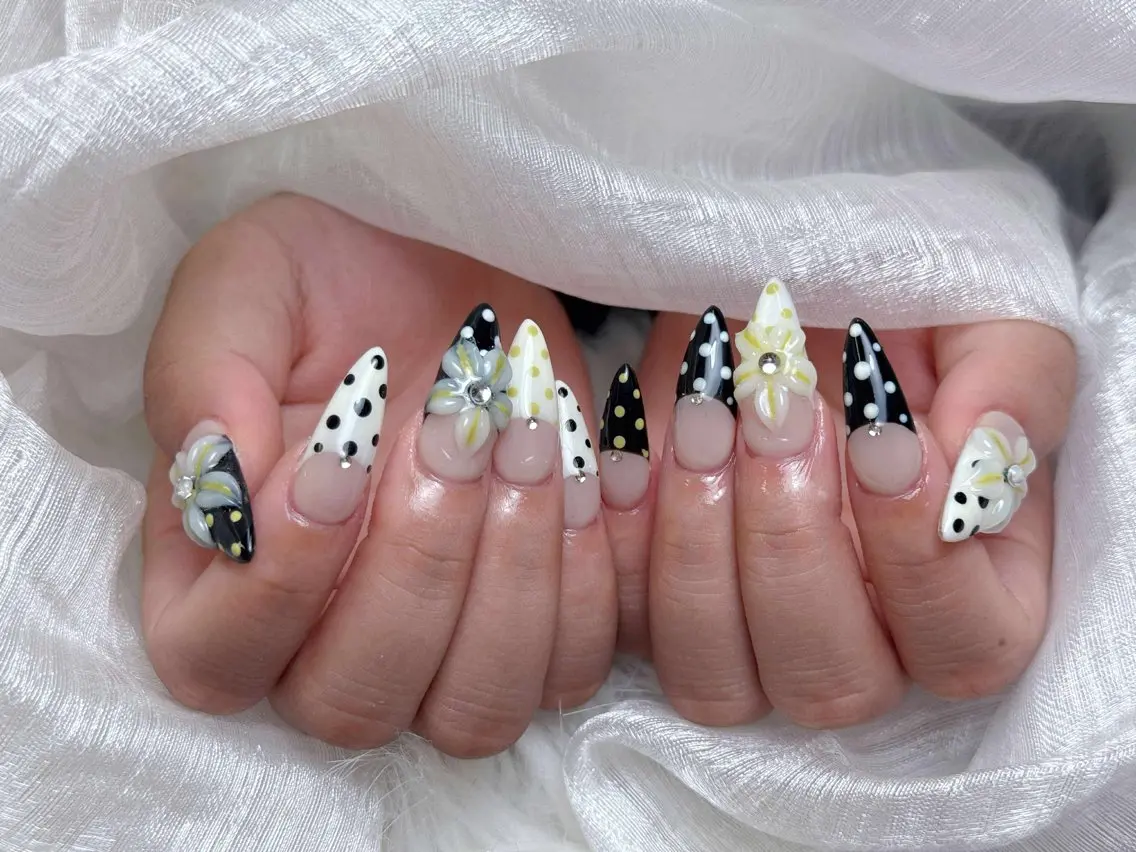 ネイル アートネイル 成人式 ジェルネイル ニュアンスネイル 夏ネイル ハンドネイル Jenn Nail Salonのネイルデザイン