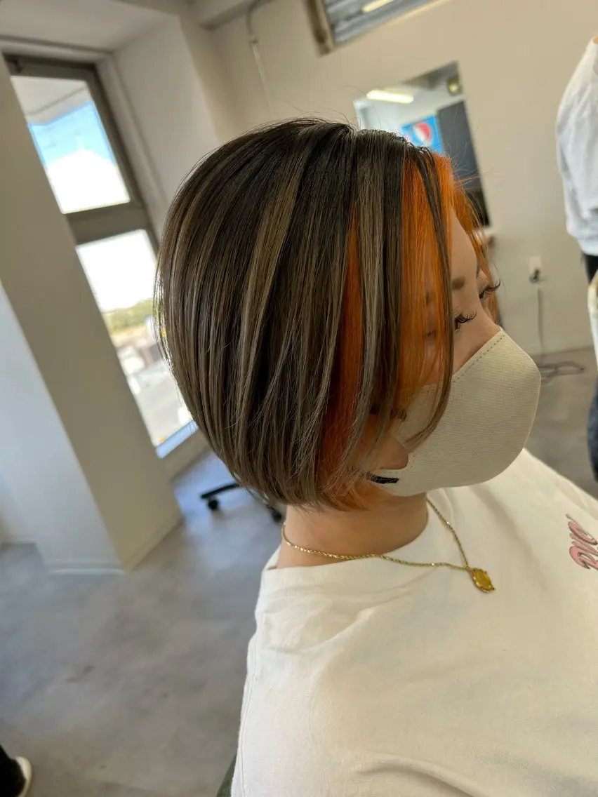 ショート カラー バレイヤージュ ミストバング フェイスフレーミング オレンジ レイヤーカット カット ヘアカラー トリートメント SHAFT Ieiriのヘアスタイル