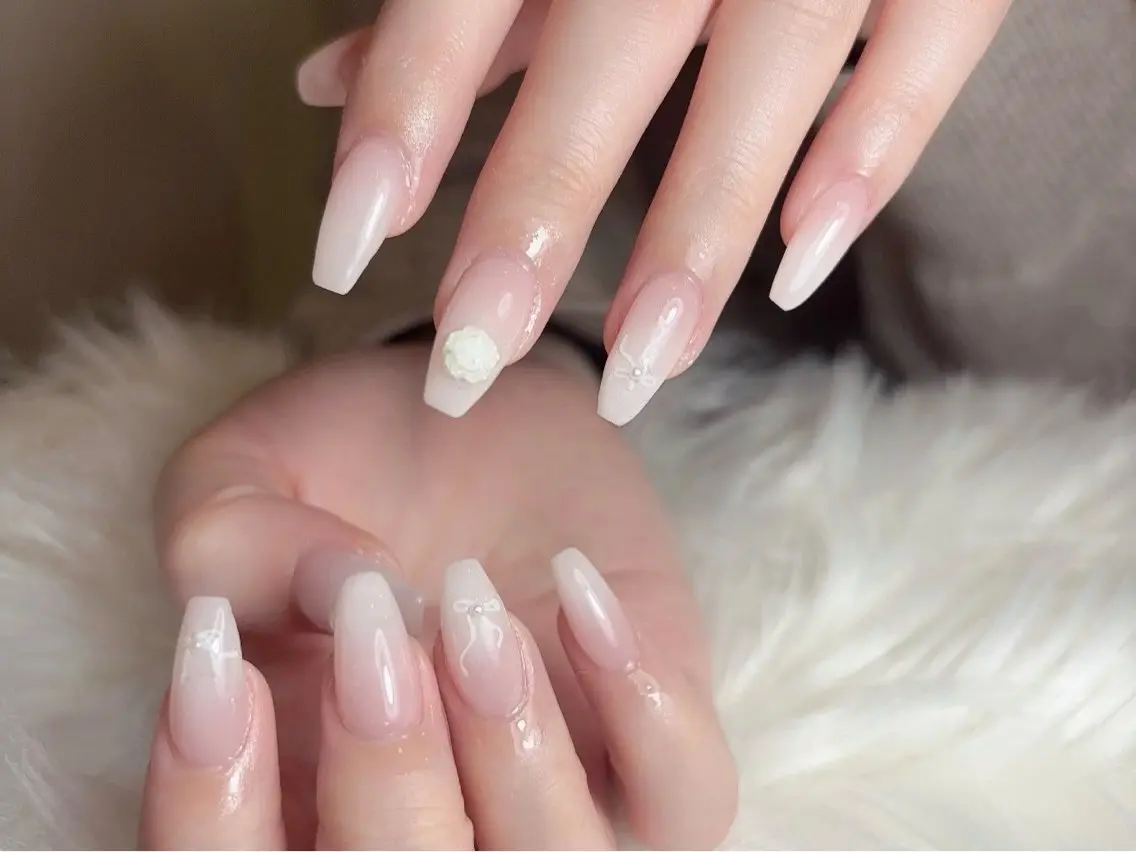 セミロング 韓国風ヘア ハンドネイル ハンドケア HEAVEN Nail 池袋のネイルデザイン
