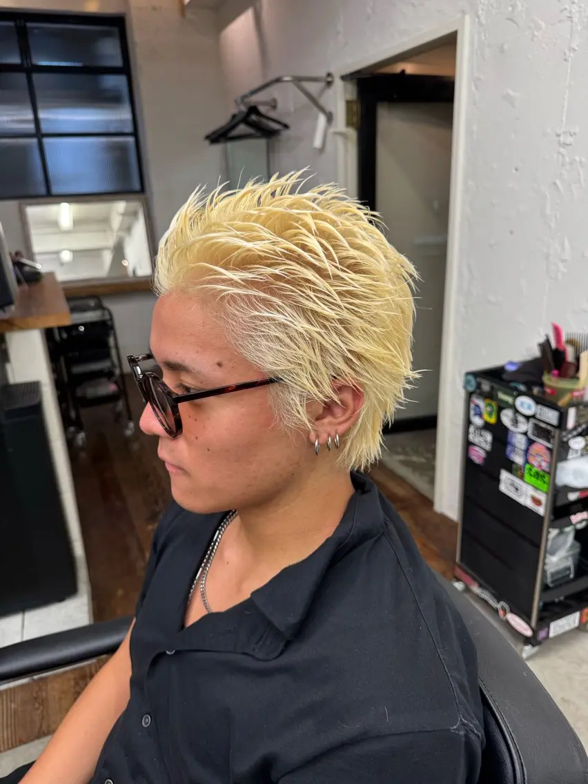 ショート カラー メンズ メンズブリーチ スパイキーショート ブリーチ 抜きっぱなしブロンド ブロンド カット ヘアカラー トリートメント 💈メンズ特化💈 TASUKUのヘアスタイル