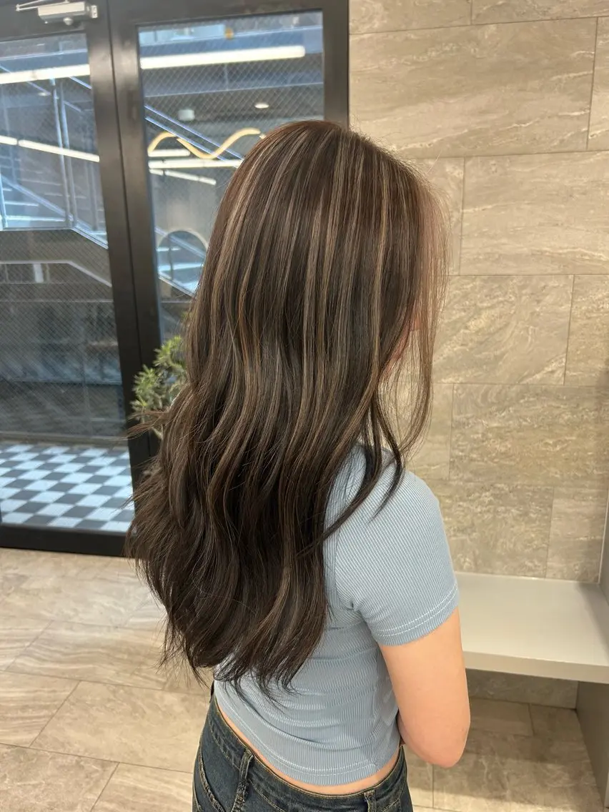 ロング ハイライト ヘアカラー 🍎ブリーチカラー 🍎KUREA🍎のヘアスタイル