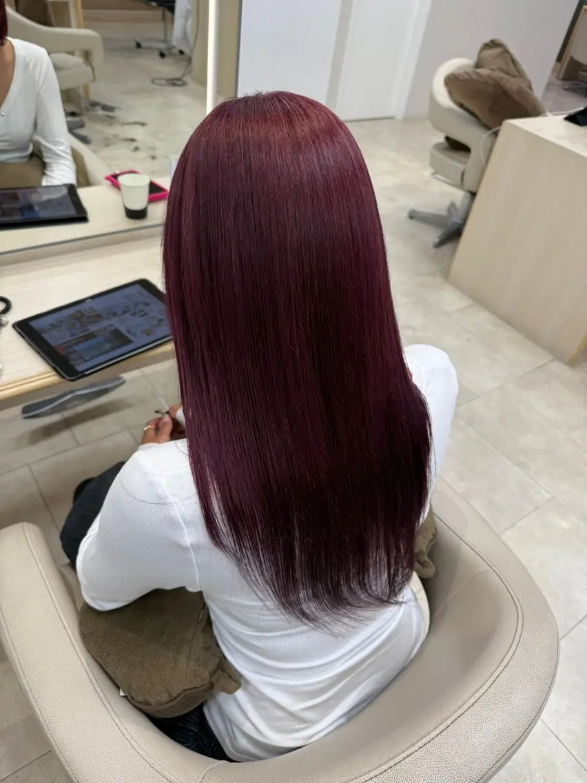 ロング ヘアカラー 岡田 和馬のヘアスタイル