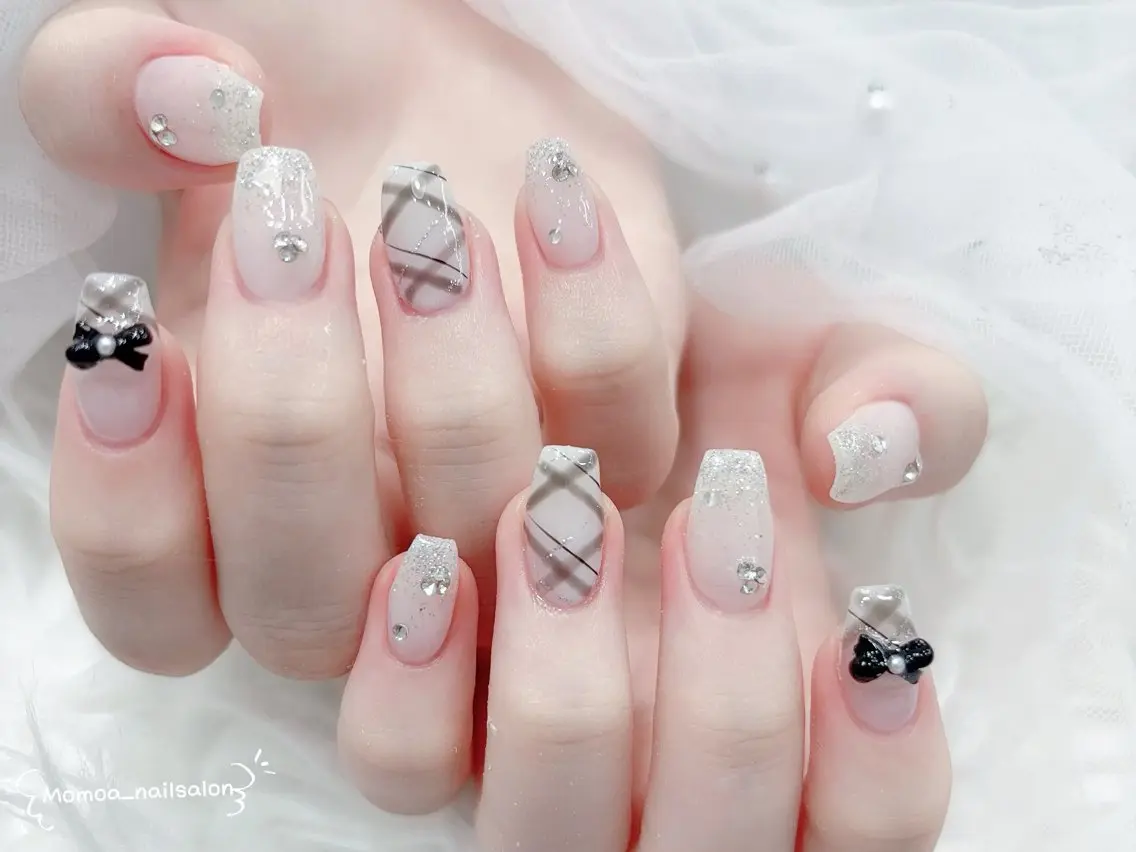 ネイル 成人式 ロングネイル マグネットネイル 大理石ネイル(マーブル) リボン ハンドネイル MoMoA Nail ネイル長さ出し専門店のネイルデザイン