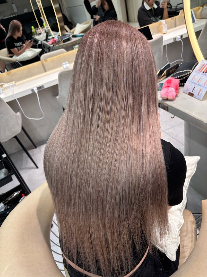 ロング カラー あいり／艶髪 、透明感カラー🩶のヘアスタイル