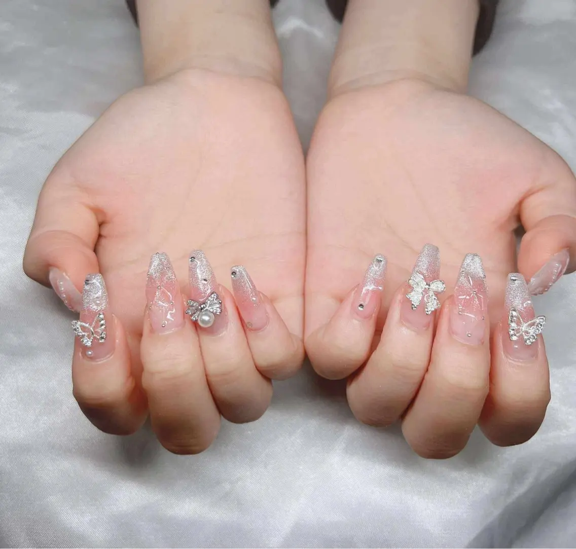 ネイル 長さ出し グラデーション 卒業式 キラキラネイル マグネットネイル ハンドネイル Lee Nailsのネイルデザイン