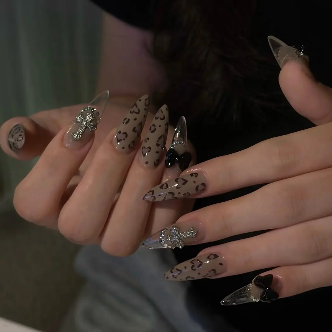 ネイル チークネイル ドット フットネイル フレンチネイル グラデーション ハンドネイル ハンドケア Nihonthy Nail 新宿のネイルデザイン
