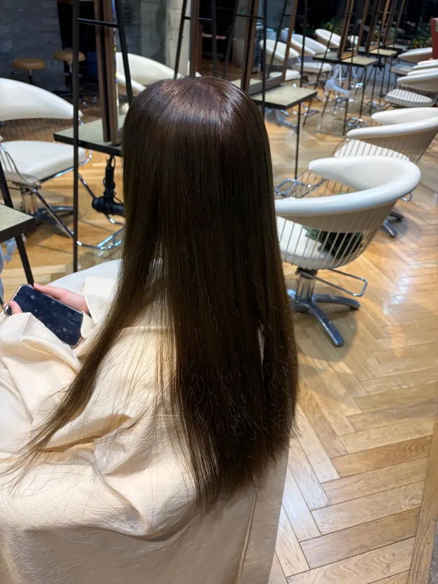ロング パーマ コバヤシ リナのヘアスタイル
