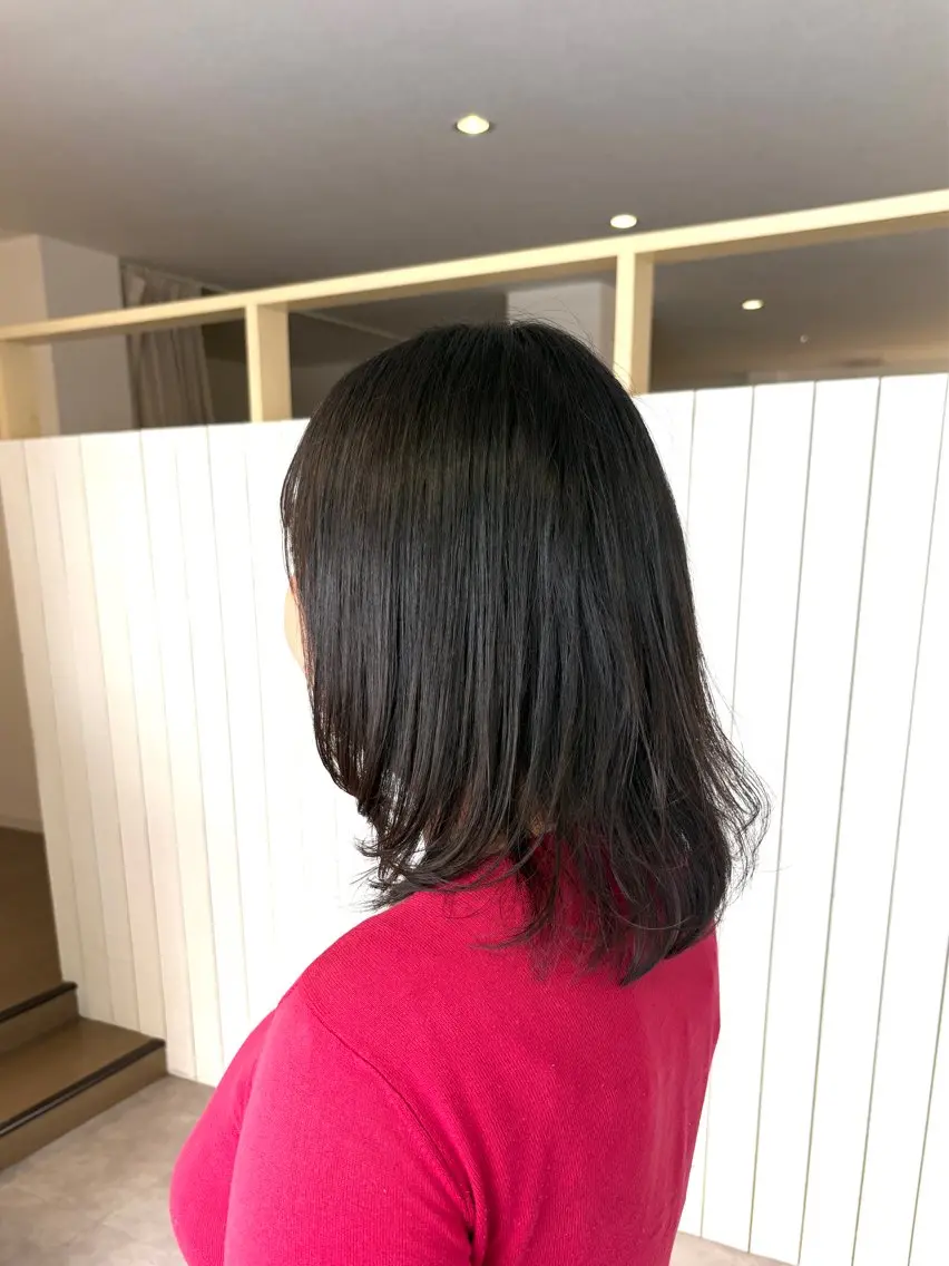 ミディアム 顔まわりレイヤー 顔周りカット レイヤーカット 新井 美優のヘアスタイル