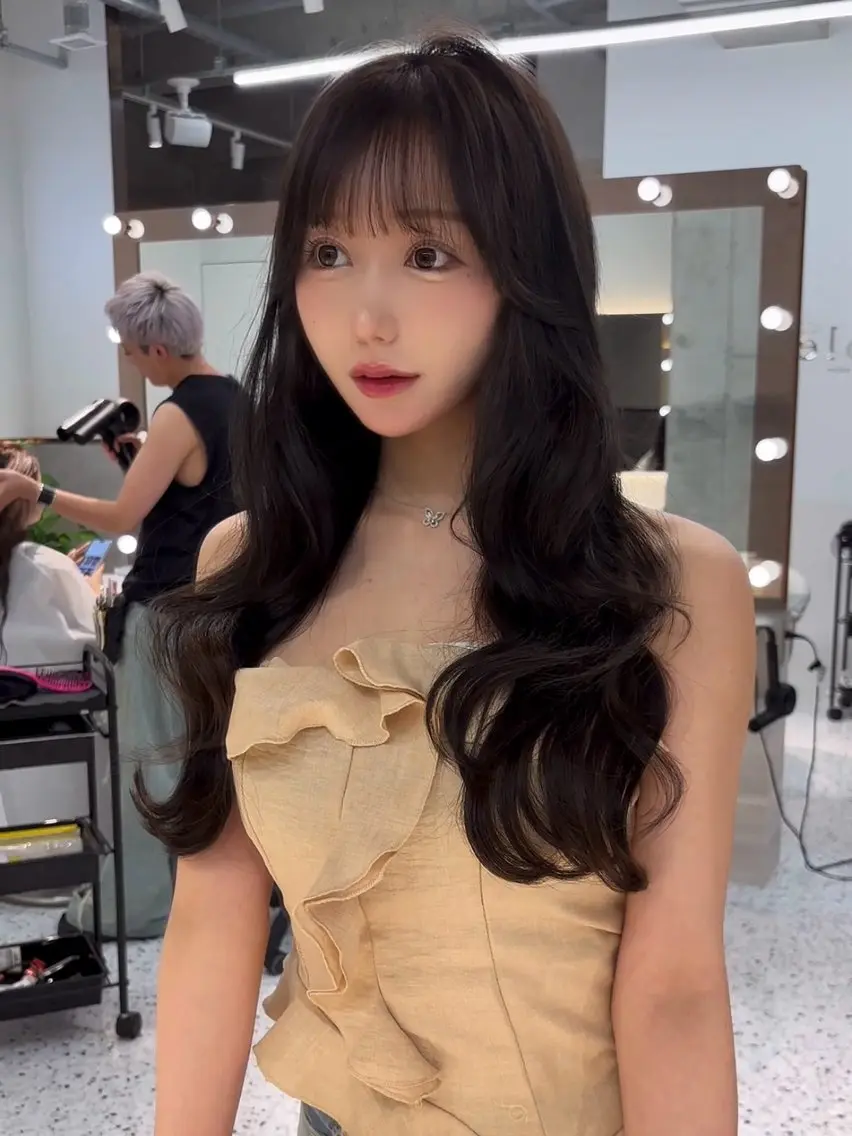 セミロング カラー 透明感カラー レイヤーカット 【博多髪質改善】 吉村　清志のヘアスタイル