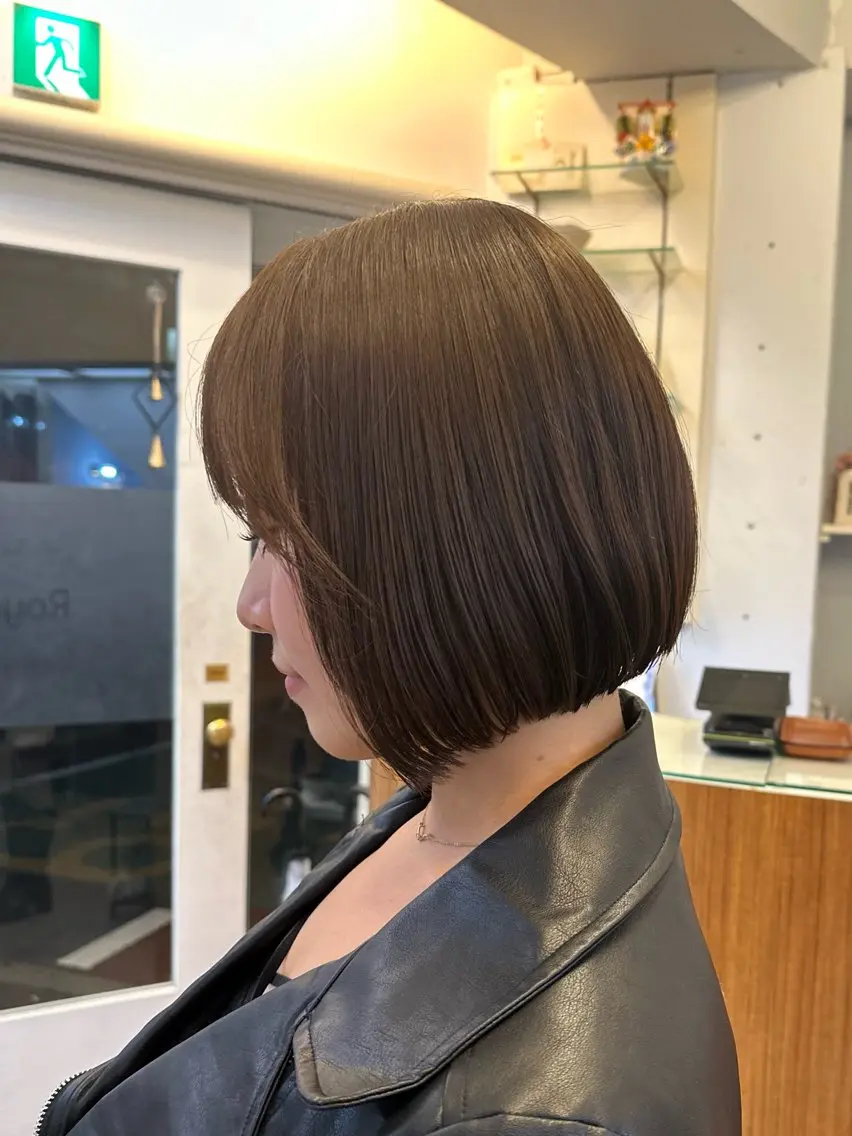ショート カラー 切りっぱなしボブ ベージュカラー ブリーチ ブルーカラー 透明感カラー 新宿御苑前/ボブ 髪質改善Ryuseiのヘアスタイル