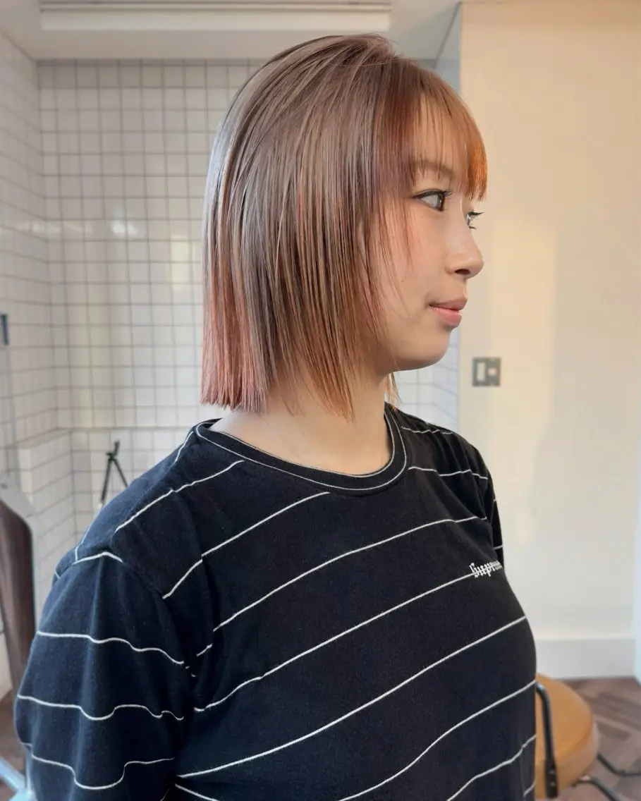 ミディアム カラー ブリーチ ブロンド ケアブリーチ 透明感カラー ダブルカラー レイヤー専門家 ダブルカラー修のヘアスタイル
