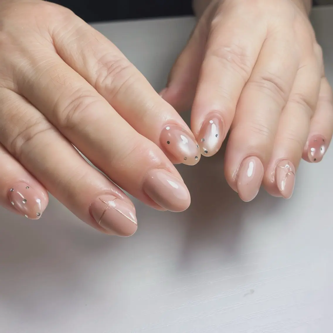ネイル フットネイル 氷ネイル・うるうるネイル マグネットネイル ニュアンスネイル シンプルネイル ハンドネイル nail salon anoneのネイルデザイン