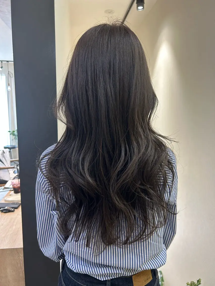 ロング カラー 透明感カラー グレージュ hubhair レイヤー/透明感のヘアスタイル