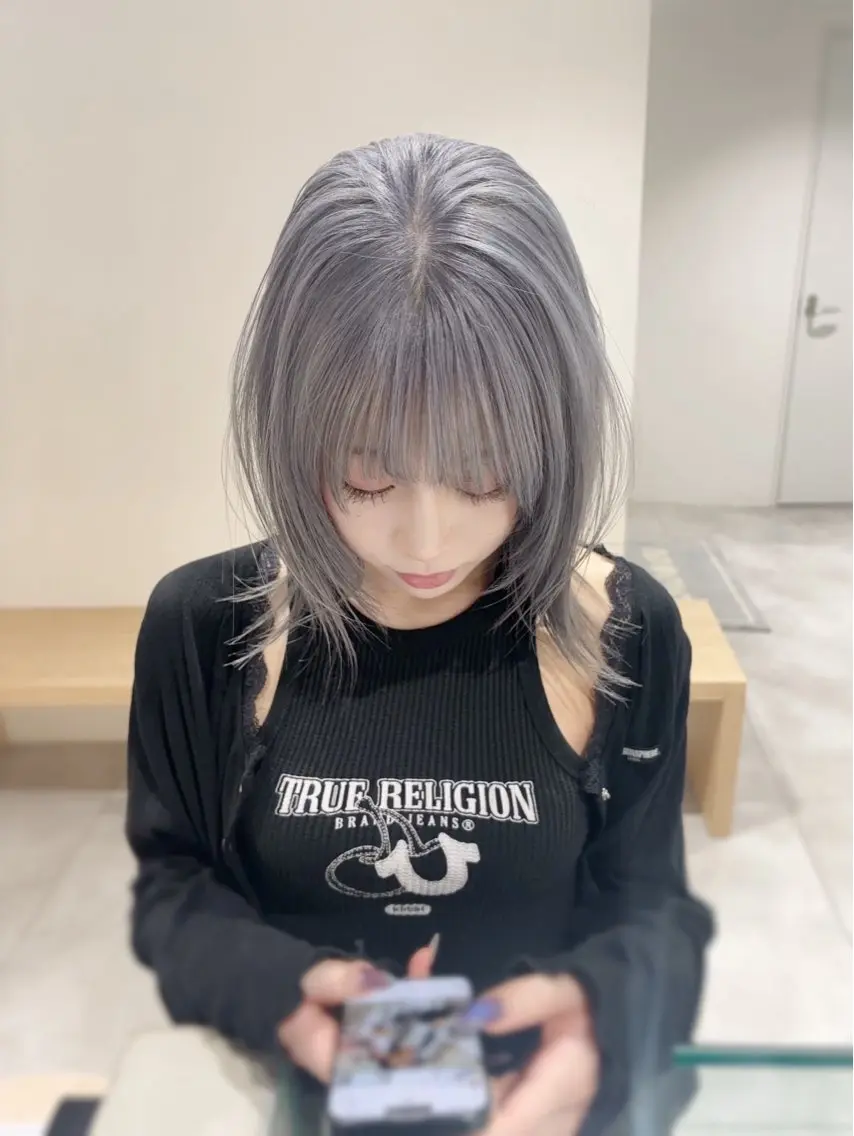 ミディアム ケアブリーチ 坪井佑樹のヘアスタイル