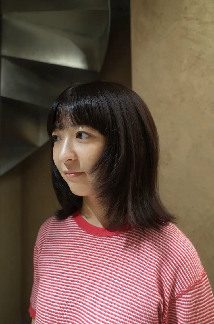 ミディアム カラー アベ コハルのヘアスタイル