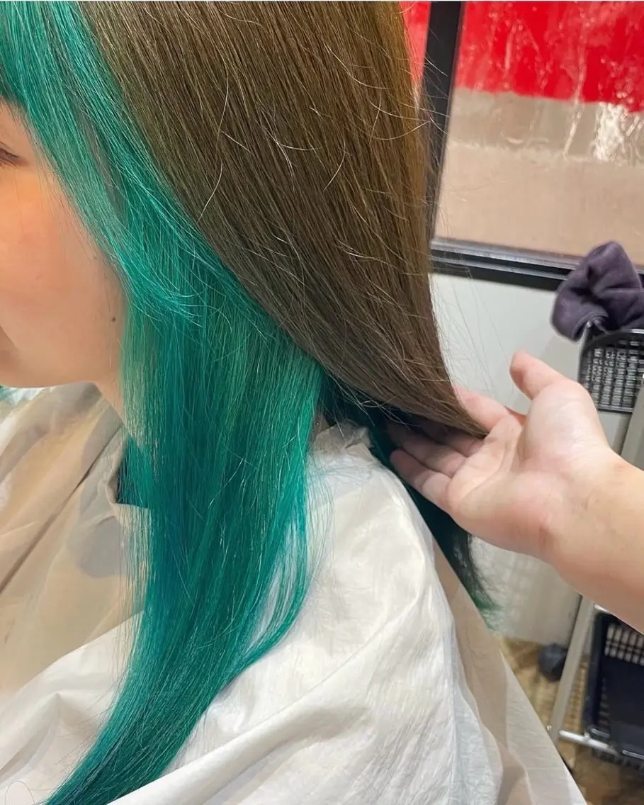 カラー イヤリングカラー 高木 彩愛のヘアスタイル