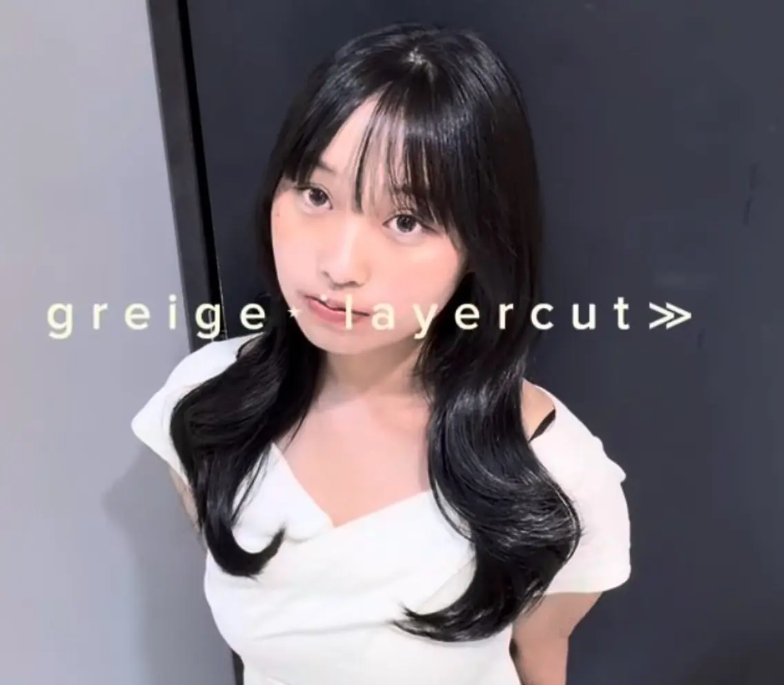 ロング 真下 瑞歩のヘアスタイル