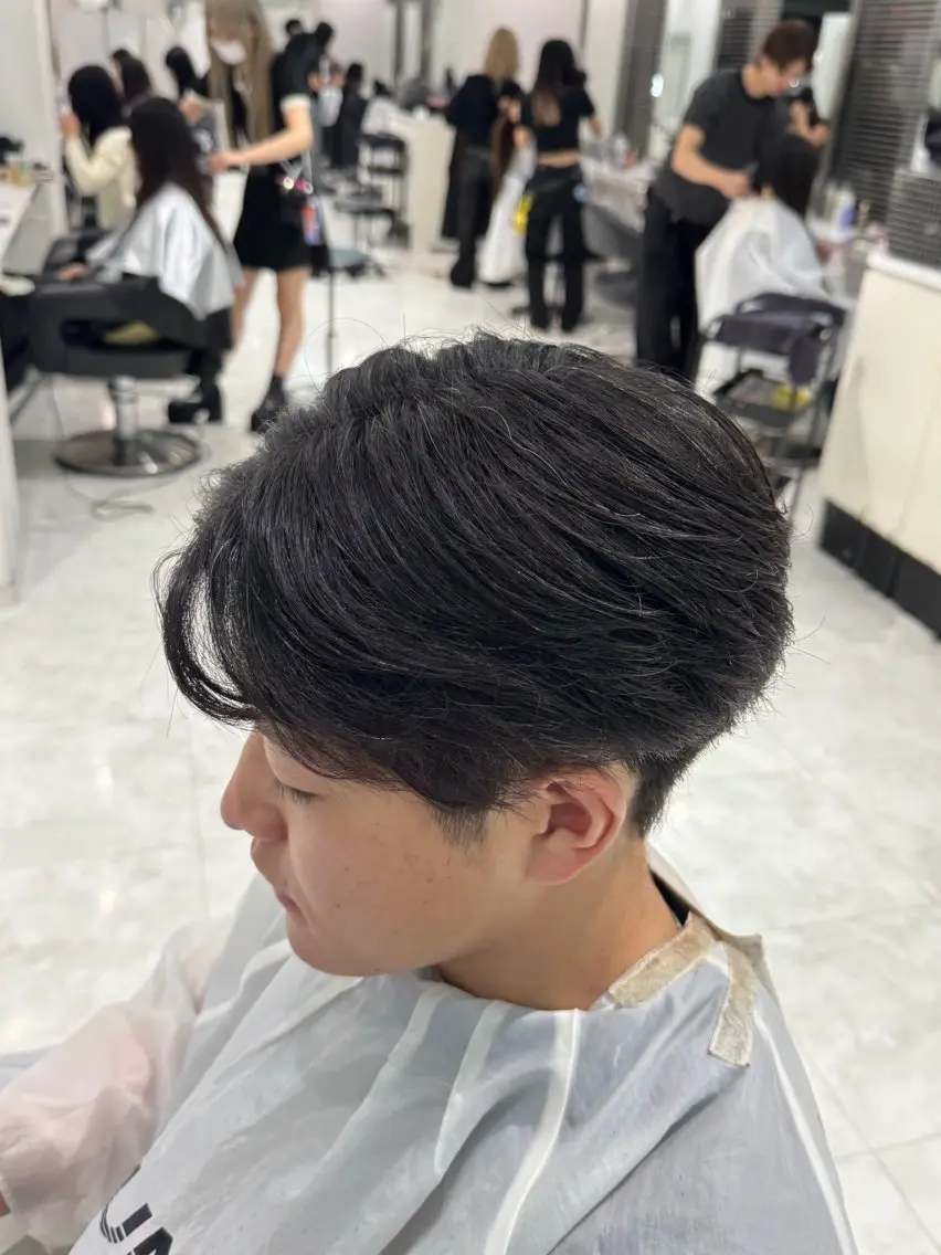 メンズ 透明感カラー♠️ TAKUMIのヘアスタイル