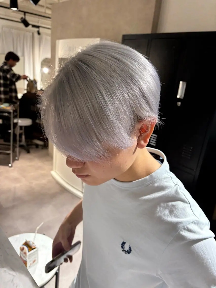 カラー シルバー ヘアカラー ヘアセット Seleneコウキ ブリーチ/ハイトーンのヘアスタイル