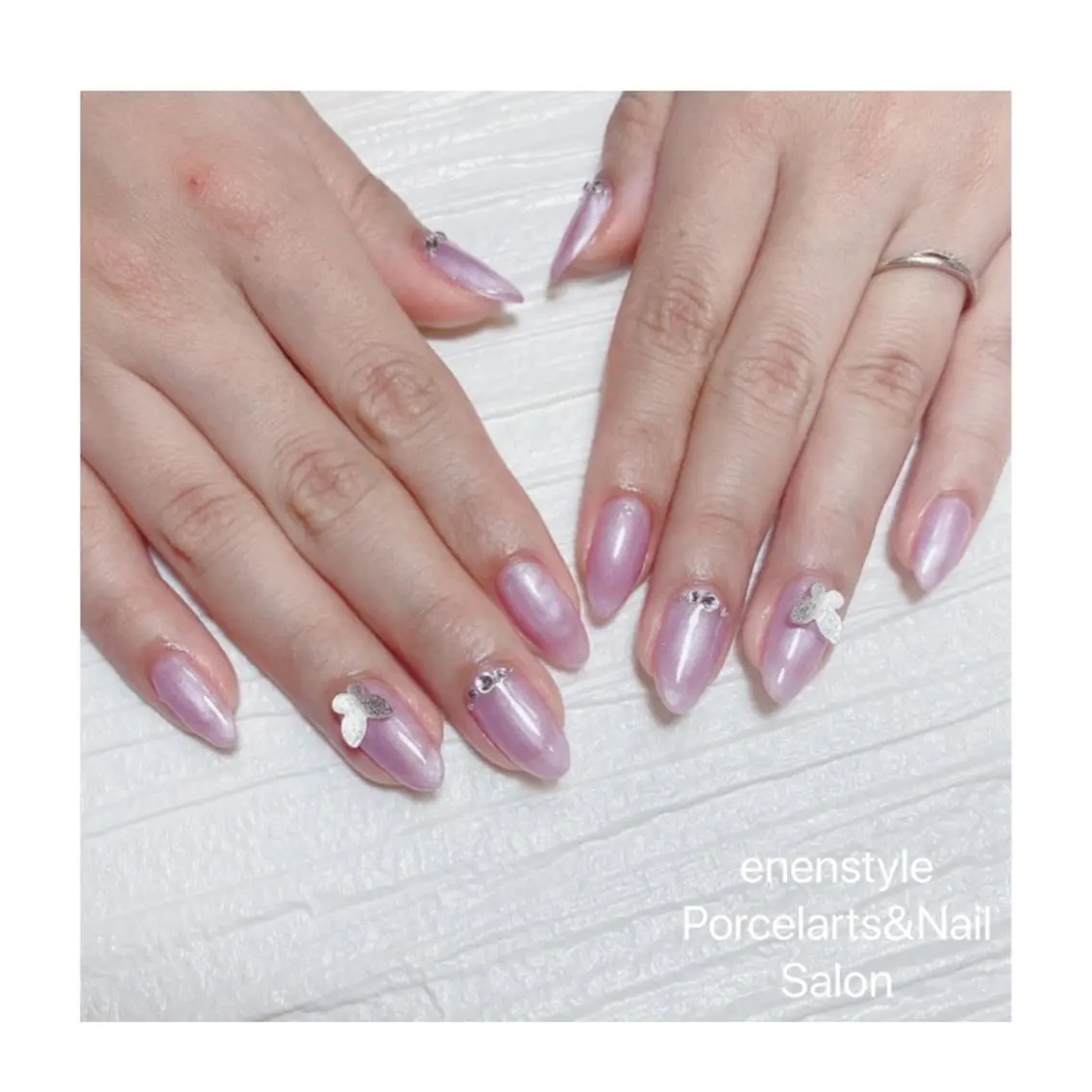 ミディアム ネイル ハンドネイル 🐾enen style 🐾のネイルデザイン