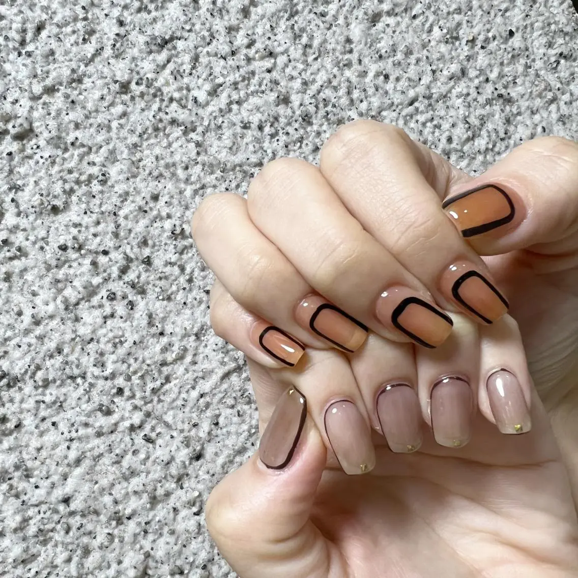 ネイル アニマル柄 アートネイル フレンチネイル ジェルネイル ガラスフレンチ ハンドネイル フットネイル nail salon mieux(ミュー)のマツエク・マツパデザイン