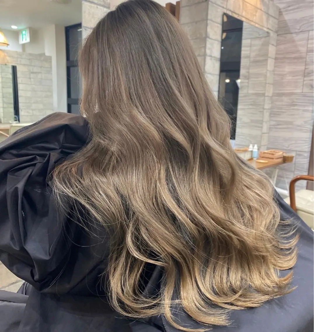 ロング カラー バレイヤージュ ブリーチ ケアブリーチ ダブルカラー グラデーションカラー エクステモデル募集 💗大阪梅田/川上のヘアスタイル