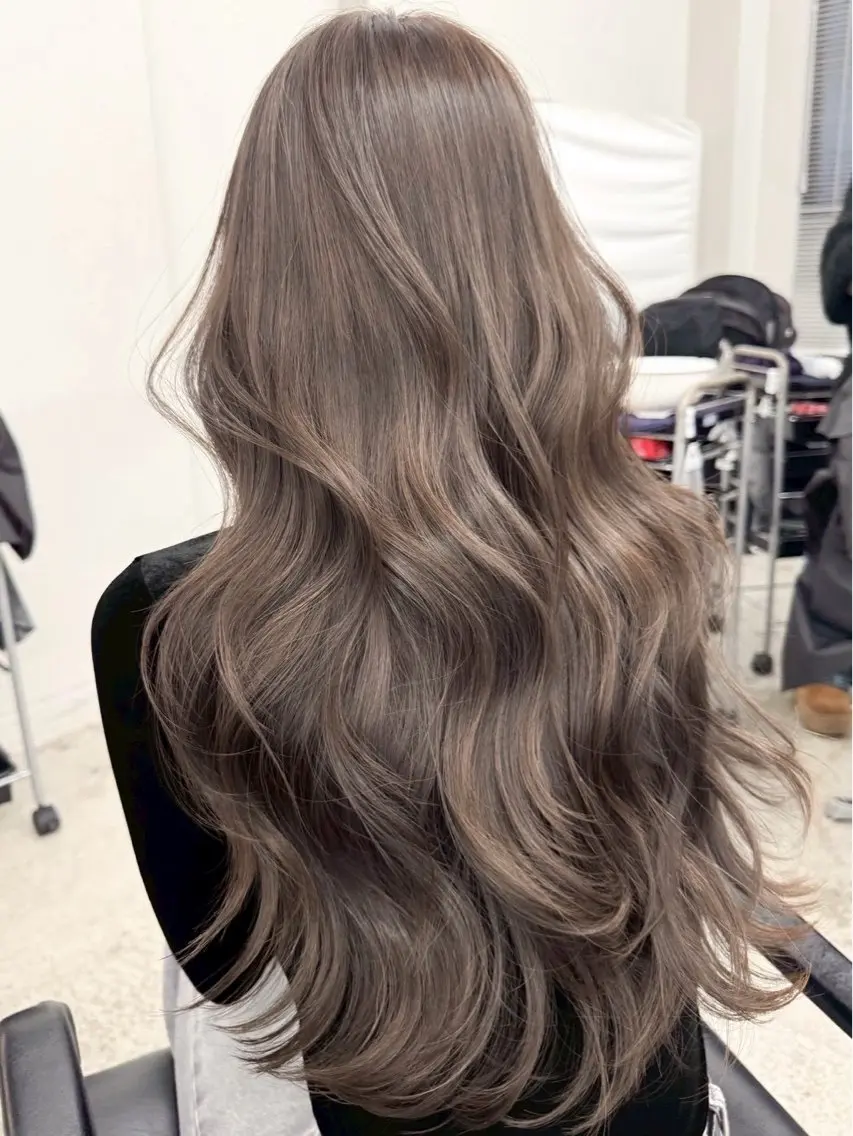 ロング ハイライト ヘアカラー 透明感カラー Lity🤍ྀིaiのヘアスタイル