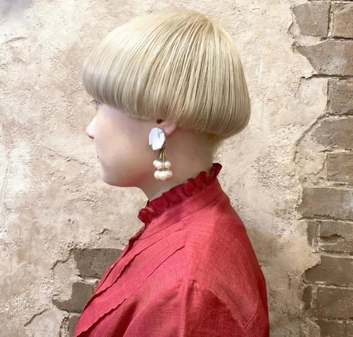 ショート カラー ブリーチ、パーマ 西部笑のヘアスタイル