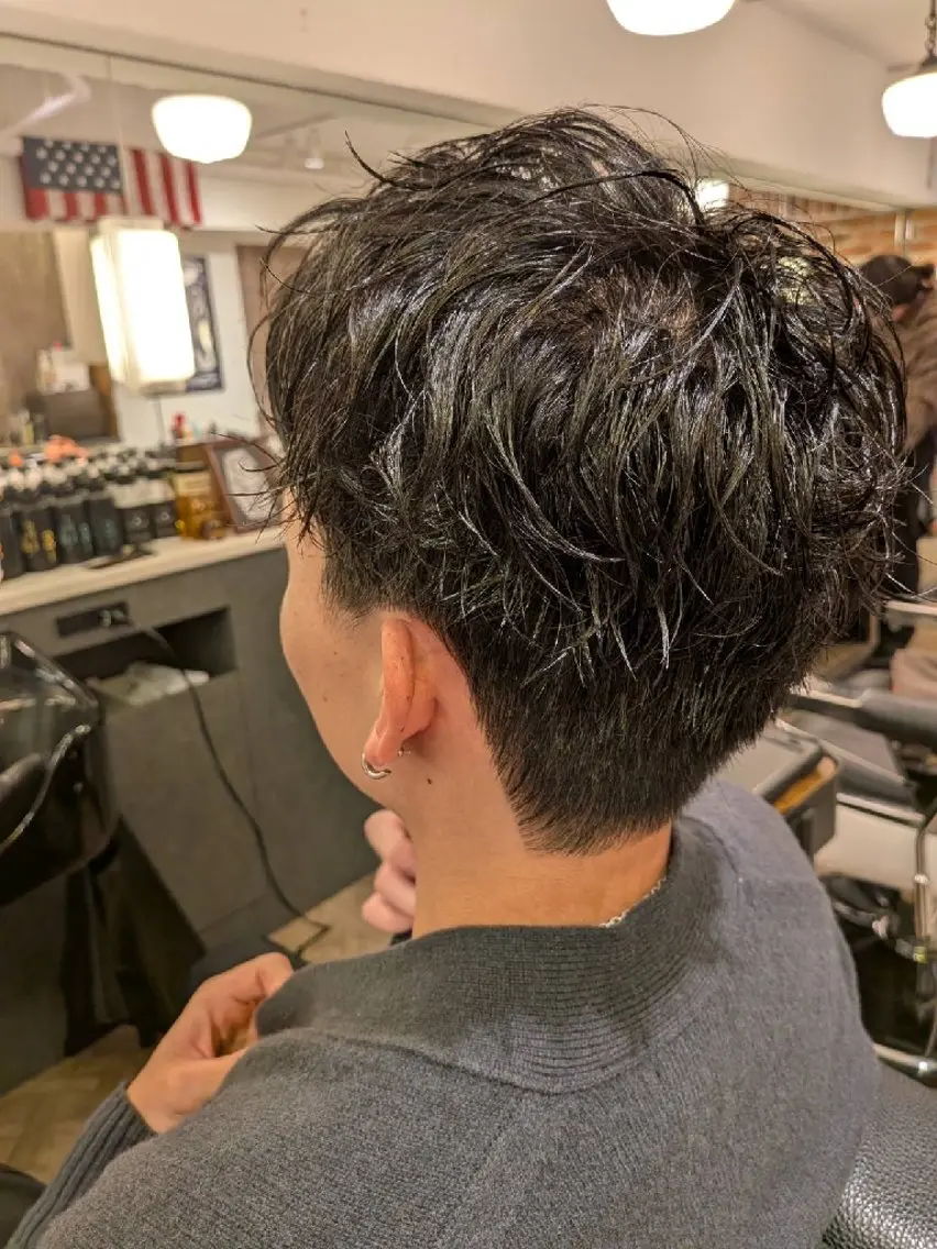 ショート メンズ 𡈽屋 一孔のヘアスタイル