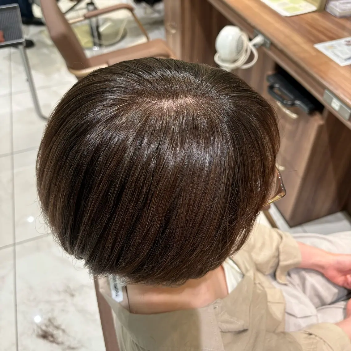 ショート ヘアカラー ハイトーンカラー🤍 やない せいらのヘアスタイル