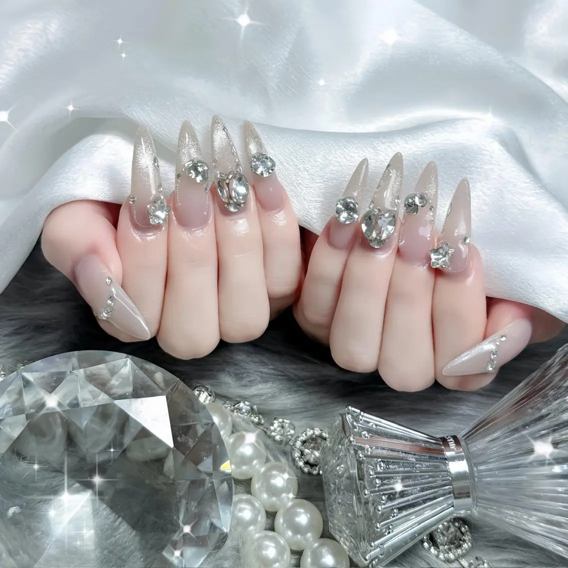 ネイル キラキラネイル 韓国ネイル マグネットネイル 持ち込み ネイルチップ ハンドネイル ハンドケア Nova Nail Nambaのネイルデザイン